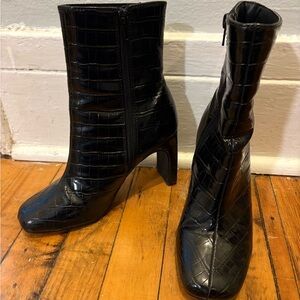 Forever 21 Black Croc-Pattern Heeled Boots
